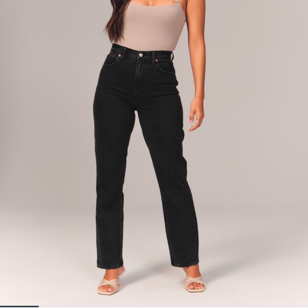 Abercrombie ultra high rise 90’s straight jeans in washed black BARELY WORN